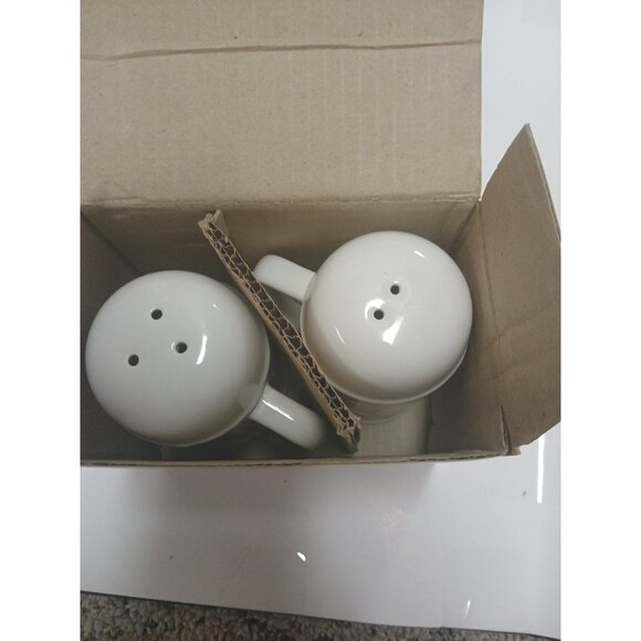 CAMPBELL’s  Soup Kids Salt and Pepper Shakers Red/White Set  5" tall With Box - Picture 4 of 7